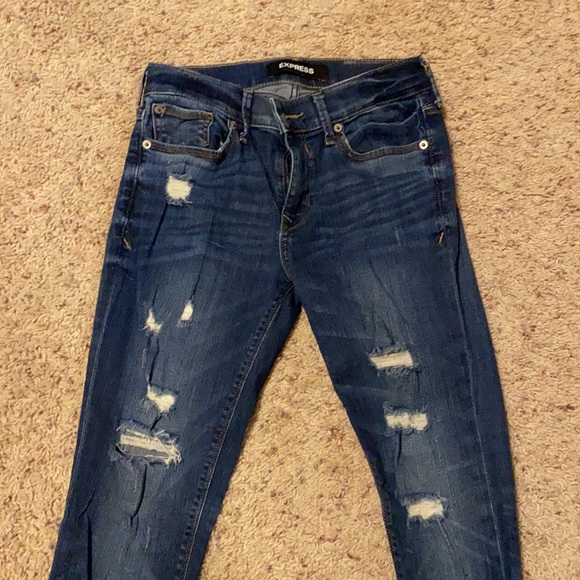 LIKE NEW Express women’s stretch ripped jean leggings mid rise in size 2R - Picture 3 of 9